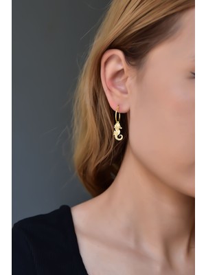 Sinsirella 925 Ayar Gümüş Kaplama Fırfırlı Denizatı Halka Küpe