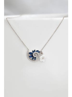 Sinsirella 925 Ayar Gümüş Kaplama Lacivert Taşlı Sedef Manolya Çiçeği Kolye