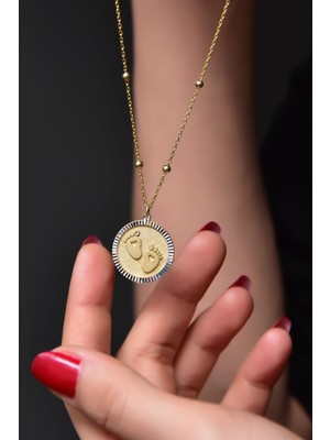 Sinsirella 925 Ayar Gümüş Gold-Kaplama Top Zincirli Bebek Ayak Izi Plaka Kolye