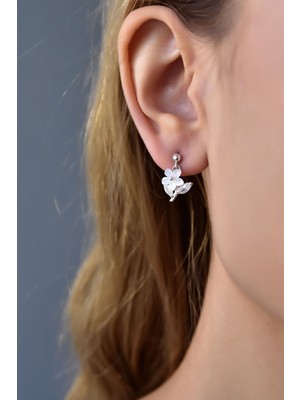 Sinsirella 925 Ayar Gümüş Kaplama Manolya Çiçeği Çivili Küpe