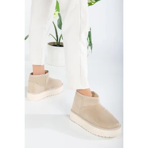 By İmis Shoes Kalın Tabanlı Bej Içi Tüylü Mini Kadın Bot