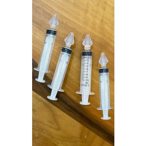 Burun Temizleme Kiti (4 Adet ) Bebek Burun Yıkama Enjektörü Nazal Yıkama 4 Enjentör ve 4 Silikon Uç