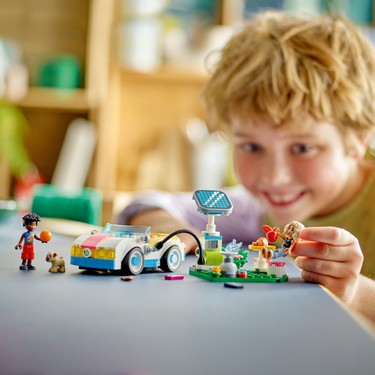 LEGO® Friends Elektrikli Araba ve Şarj İstasyonu 42609 - 6 Fiyatı