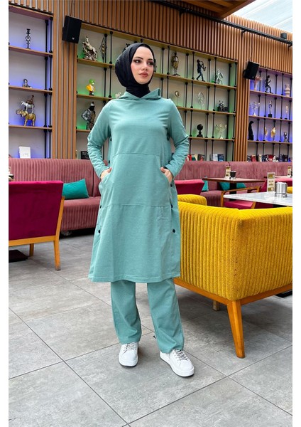 Kapşonlu Yandat Çıtçıtlı Sade Basic Uzun Tunik ve Pantolon Ikili Spor Takım - 03071 - Çağla Yeşili
