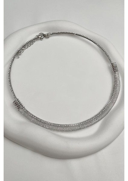 Hasır Tel Detaylı Sıra Taşlı Choker Kolye