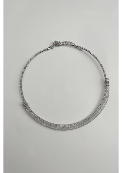 Hasır Tel Detaylı Sıra Taşlı Choker Kolye
