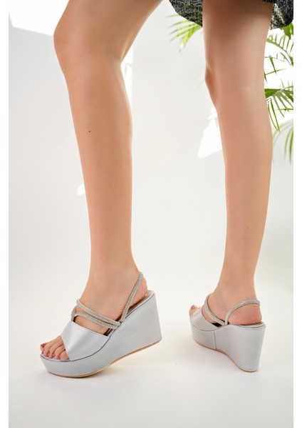 Gümüş Kadın Saten Sargı Taşlı Günlük Abiye Dolgu Topuklu Terlik - Gümüş - 36 modelleri