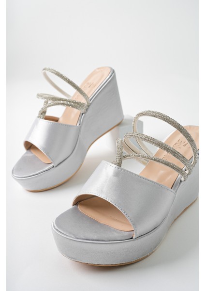 Gümüş Kadın Saten Sargı Taşlı Günlük Abiye Dolgu Topuklu Terlik - Gümüş - 36 fırsatları