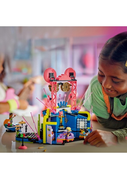 ® Friends Heartlake City Müzik Yarışması 42616 - 7 Yaş ve Üzeri Çocuklar için 4 Minifigür İçeren Yaratıcı Oyuncak Yapım Seti (669 Parça)