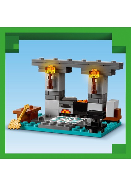 ® Minecraft™ Cephanelik 21252 - 7 Yaş Ve Üzeri Macera Oyunları Seven Çocuklar için 2 Adet LEGO® Minecraft Figürü içeren Yaratıcı Oyuncak Yapım Seti (203 Parça)