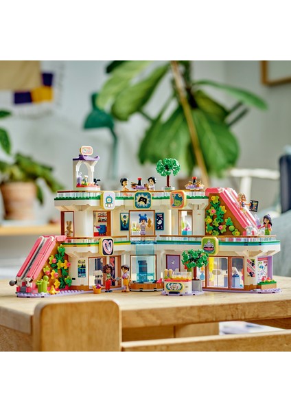 ® Friends Heartlake City Alışveriş Merkezi 42604 - 8 Yaş & Üzeri Çocuklar için Yaratıcı Oyuncak Yapım Seti (1237 Parça)