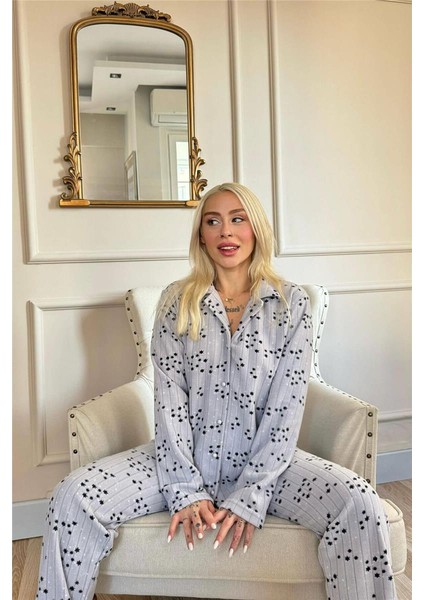 Gri Siyah Poolster Desenli Önden Düğmeli Peluş Polar Pijama Takımı modelleri