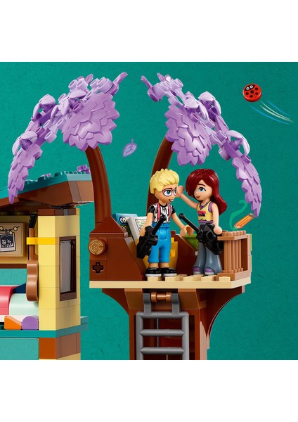 LEGO® Friends Olly ve Paisley'nin Aile Evleri 42620 - 7 Yaş ve Üzeri Çocuklar için 5 Minifigür İçeren Yaratıcı Oyuncak Yapım Seti (1126 Parça)