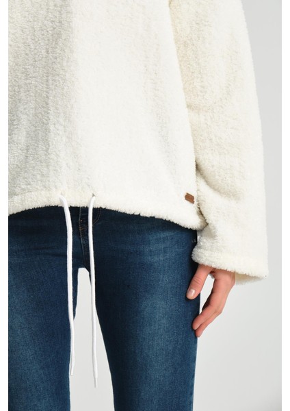 Beyaz Kapşonlu Kadın Peluş Sweatshirt fırsatları