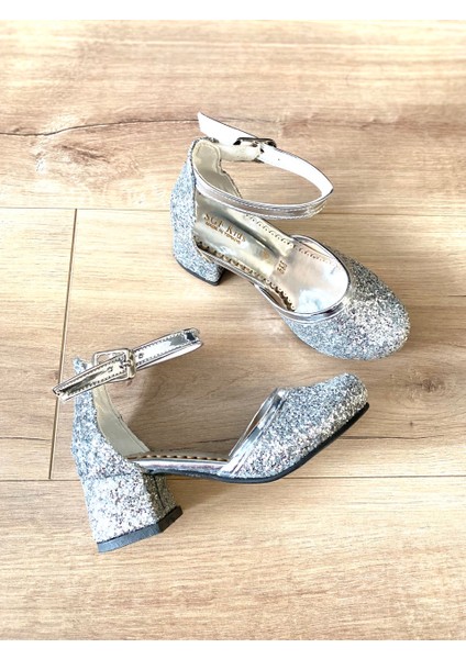Gümüş Işıltılı Kız Çocuk Topuklu Ayakkabı fırsatları