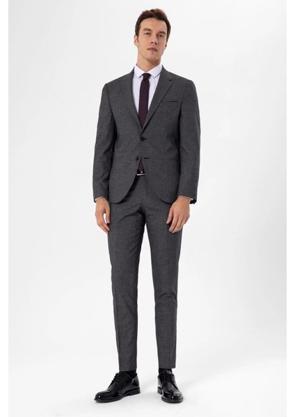 Slimfit Armürlü Siyah Takım Elbise