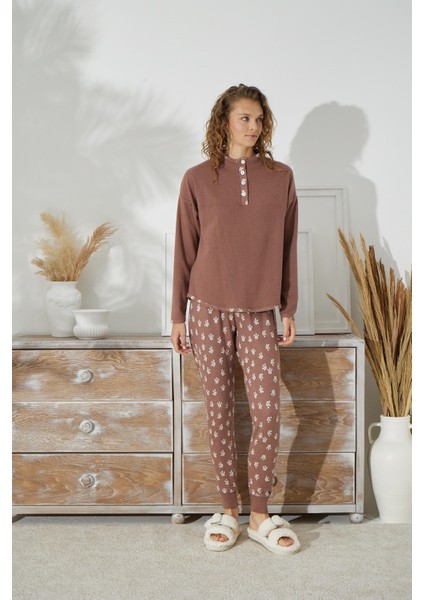 Kadın Uzun Kol Jakarlı Kalın Kahve Pijama Takımı C1T5N1O94 fiyatları