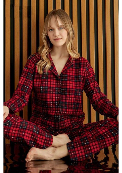 Kadın Önden Düğmeli Süet Ekose Kırmızı Pijama Takımı C5T6N6O0-1