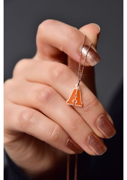 925 Ayar Gümüş Kaplama Parlayan Rüya Serisi Ebruli Cam Boyalı Turuncu A Harfi Kolye fiyatları
