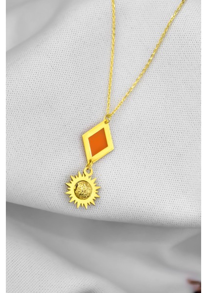 925 Ayar Gümüş Kaplama Parlayan Rüya Serisi Ebruli Cam Boyalı Dörtgen Güneş Kolye