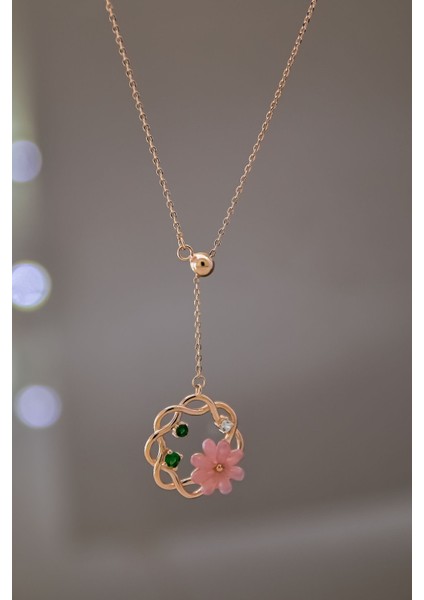 925 Ayar Gümüş Kaplama Asansör Zincirli Sedef Manolya Çiçeği Kolye fiyatları