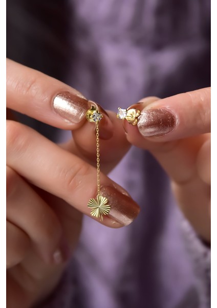 925 Ayar Gümüş Kaplama Tektaş Zincirli Kalemli Yonca ve Tektaş Küpe