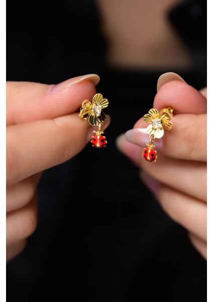 925 Ayar Gümüş Kaplama Kristal Kesim Uğur Böcekli Frezya Çiçeği Küpe fiyatları