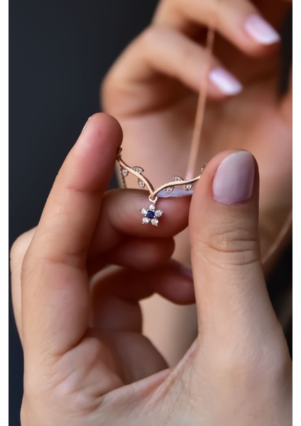 925 Ayar Gümüş Kaplama Sarmaşık Dallı Çiçek Kolye fiyatları