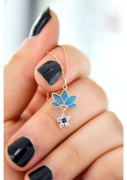 925 Ayar Gümüş Kaplama Parlayan Rüya Serisi Ebruli Mavi Cam Boyalı Çiçek, Lotus Kolye modelleri