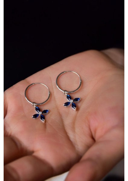 925 Ayar Gümüş Kaplama Lacivert Zirkon Taşlı Plumeria Halka Küpe