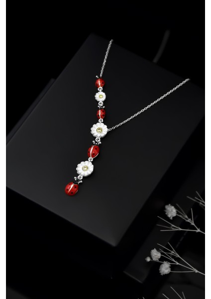 925 Ayar Gümüş Kaplama Akışlı Uğur Böceği ve Papatya Kadın Kolye