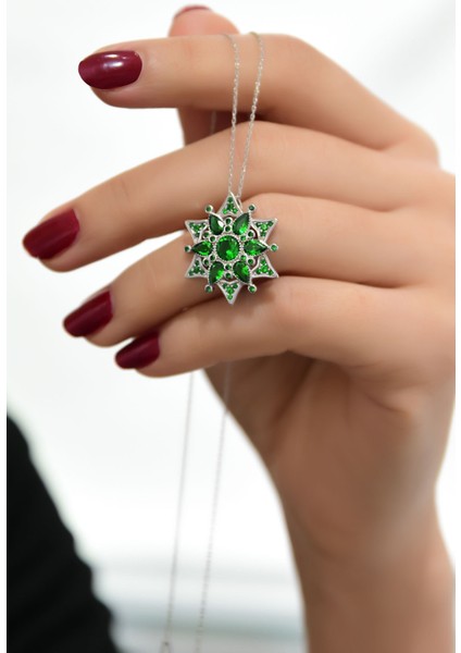 925 Ayar Gümüş Kaplama Zümrüt Yeşili Kamelya Çiçeği Kolye