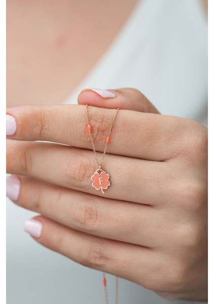 925 Ayar Yonca Modeli Nano Lazer Mineli Gümüş F Harf Kolye