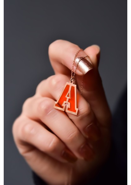 925 Ayar Gümüş Kaplama Parlayan Rüya Serisi Ebruli Cam Boyalı Turuncu A Harfi Kolye fiyatları