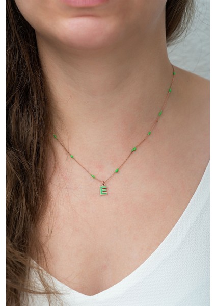 925 Ayar Mineli E Harfi Gümüş Kolye fiyatları