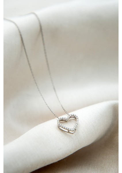 Kadın Taşlı Kalp Model 925 Ayar Gümüş Kolye modelleri
