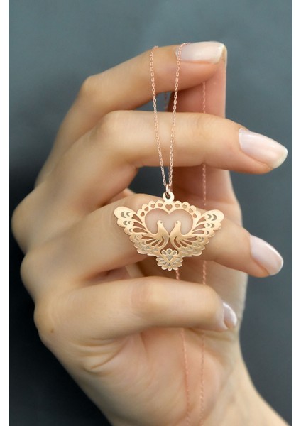 925 Ayar Gümüş Kaplama Desenli Çifte Kumrular Kadın Kolye fiyatları