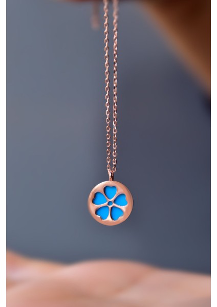 925 Ayar Gümüş Kaplama Mavi Plaka Üzeri Yonca Kolye fırsatları