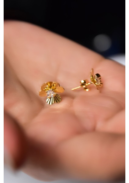 925 Ayar Gümüş Kaplama Kristal Kesim Frezya Çiçeği Çivili Küpe