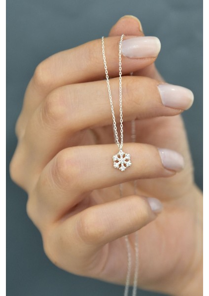 925 Ayar Kaplama Zirkon Taşlı Gümüş Kar Tanesi Kolye