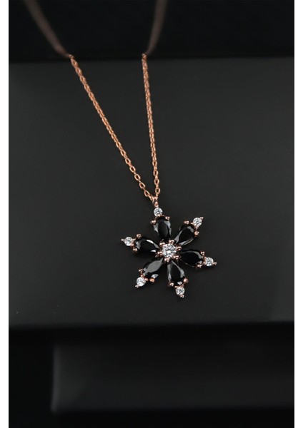 925 Ayar Gümüş Siyah Taşlı Kamelya Çiçeği Kadın Kolye modelleri