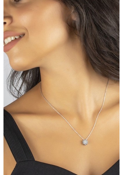 925 Ayar Swarovski Taşlı Güneş Rodyum Kaplamalı Gümüş Kolye fırsatları