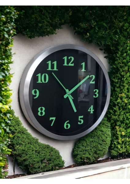 Fosforlu Gece Karanlıkta Parlayan Metal Çerçeveli Siyah Duvar Saati Çap 30 cm indirimleri