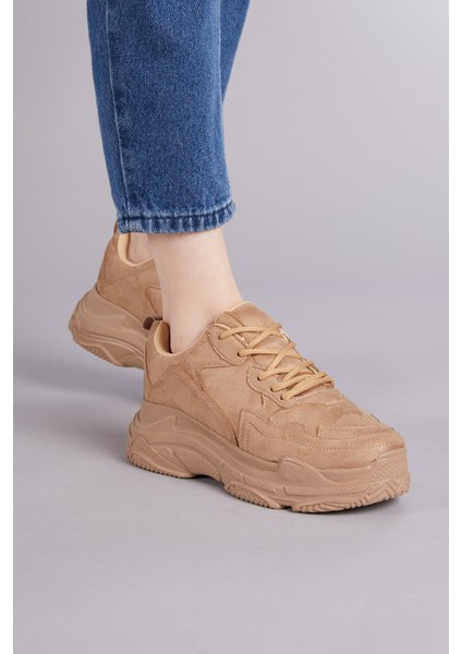 Kadın Spor Ayakkabı – Suni Deri, Rahat Tabanlı, Günlük Kullanıma Uygun Bağcıklı Tasarım fırsatları