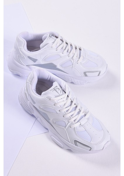 Kadın Beyaz Spor Ayakkabı – Suni Deri, Hafif ve Dayanıklı Rahat Tabanlı Günlük Tasarım modelleri
