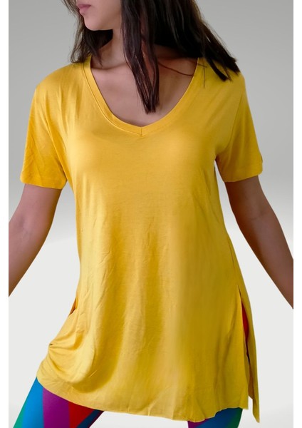 Kadın Sarı Hardal V Yaka Yandan Yırtmaçlı Bluz - Tshirt fiyatları