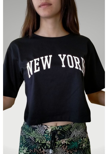 Kadın Siyah Newyork Baskılı Salaş Crop