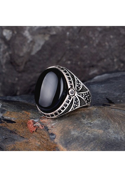 925 Ayar Gümüş Oval Model Onix Taşlı Yüzük fiyatları