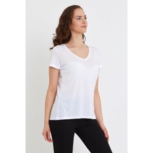 Vena Kadın Boyfriend Beyaz V Yaka Regular Fit Tişört (Modal)