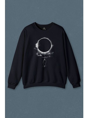 So Cool Lacivert Sweatshirt Ay Üzerinde Kara Delik Dünyaya Abkan Astronot Cosmos Baskılı Sweat